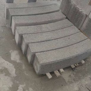 荆州芝麻白弧形路牙石