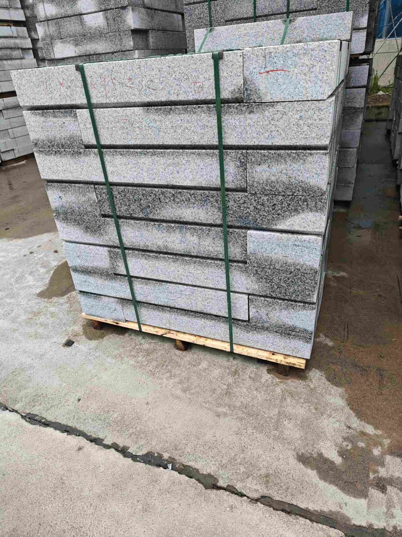 荆州芙蓉白路牙石，马路牙子