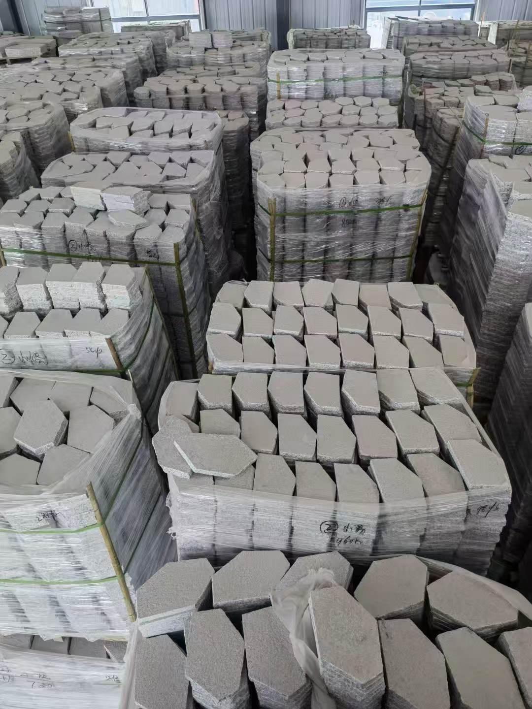 荆州芝麻白石材冰裂纹，碎拼。